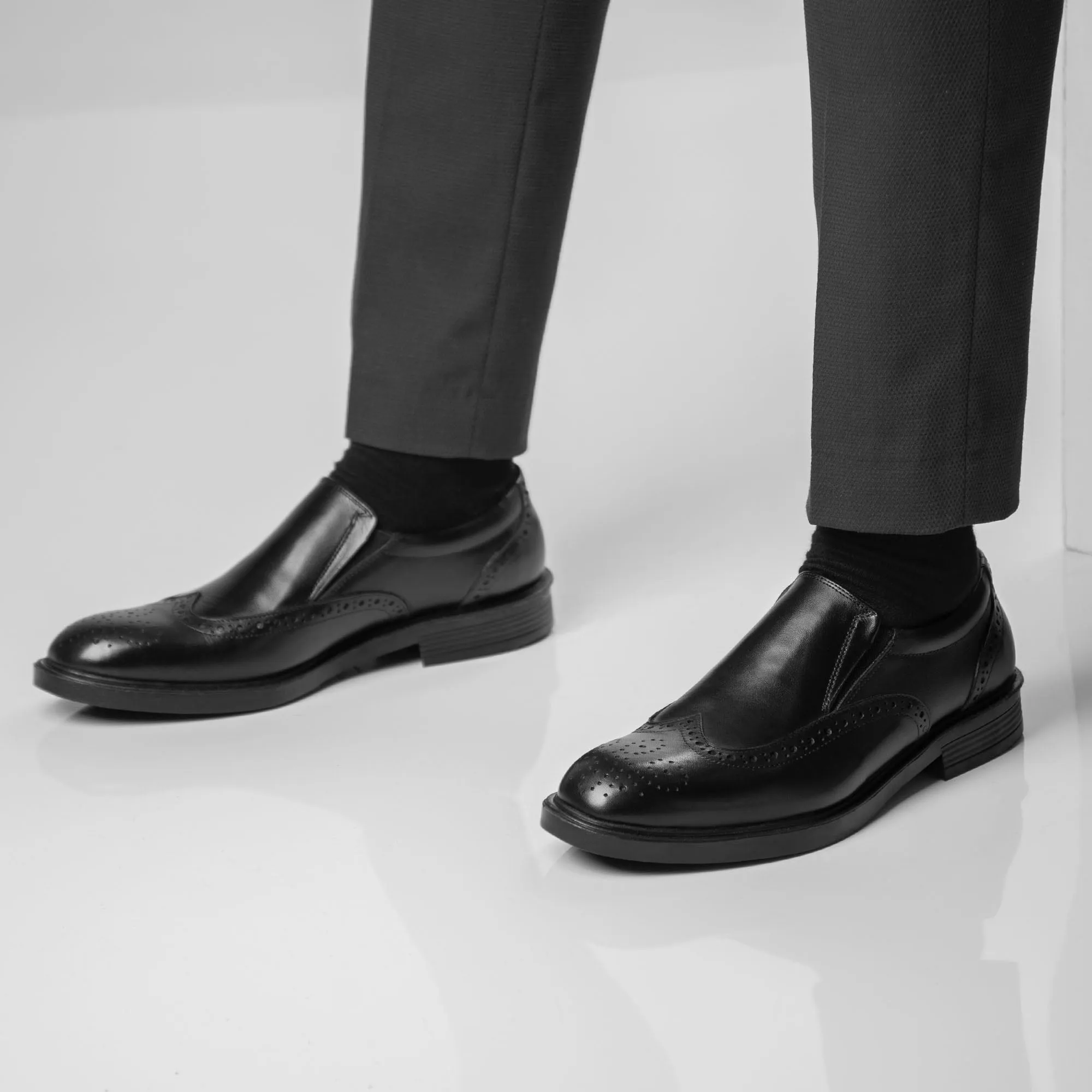 Wingtip Slip On Shoes - Black